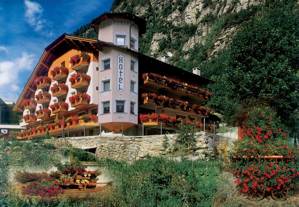 Alps Oriental Wellness Hotel Campodolcino Exterior photo