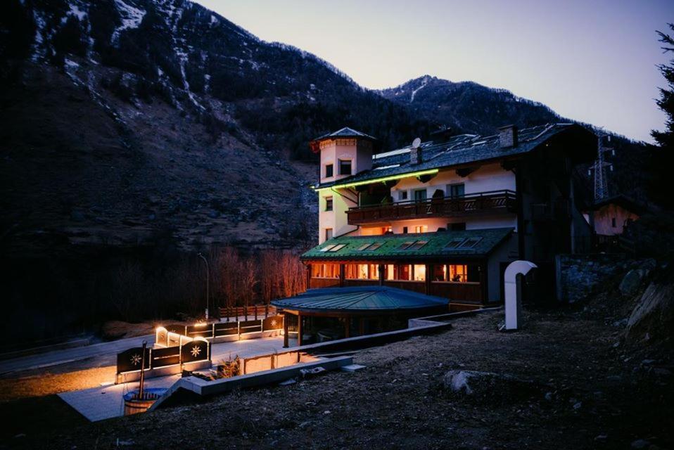 Alps Oriental Wellness Hotel Campodolcino Exterior photo